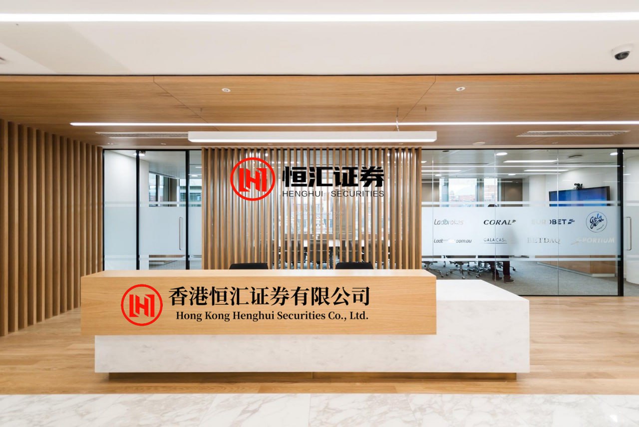 华融资产 23岁的他直播时坠崖身亡！观众全程目击...王一博曾挑战同一地点